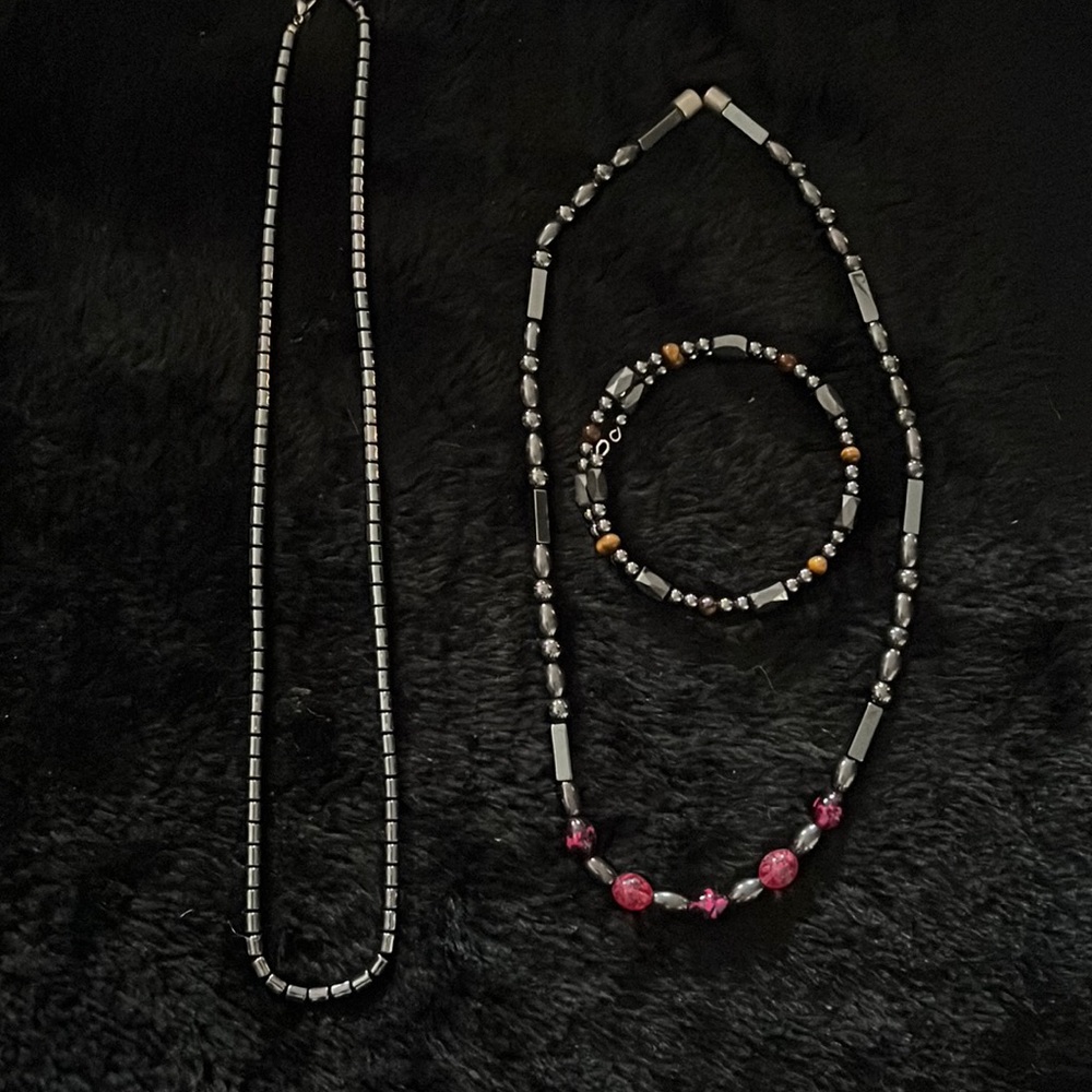 One Magnetic necklace and one non magnet necklace & bracelet